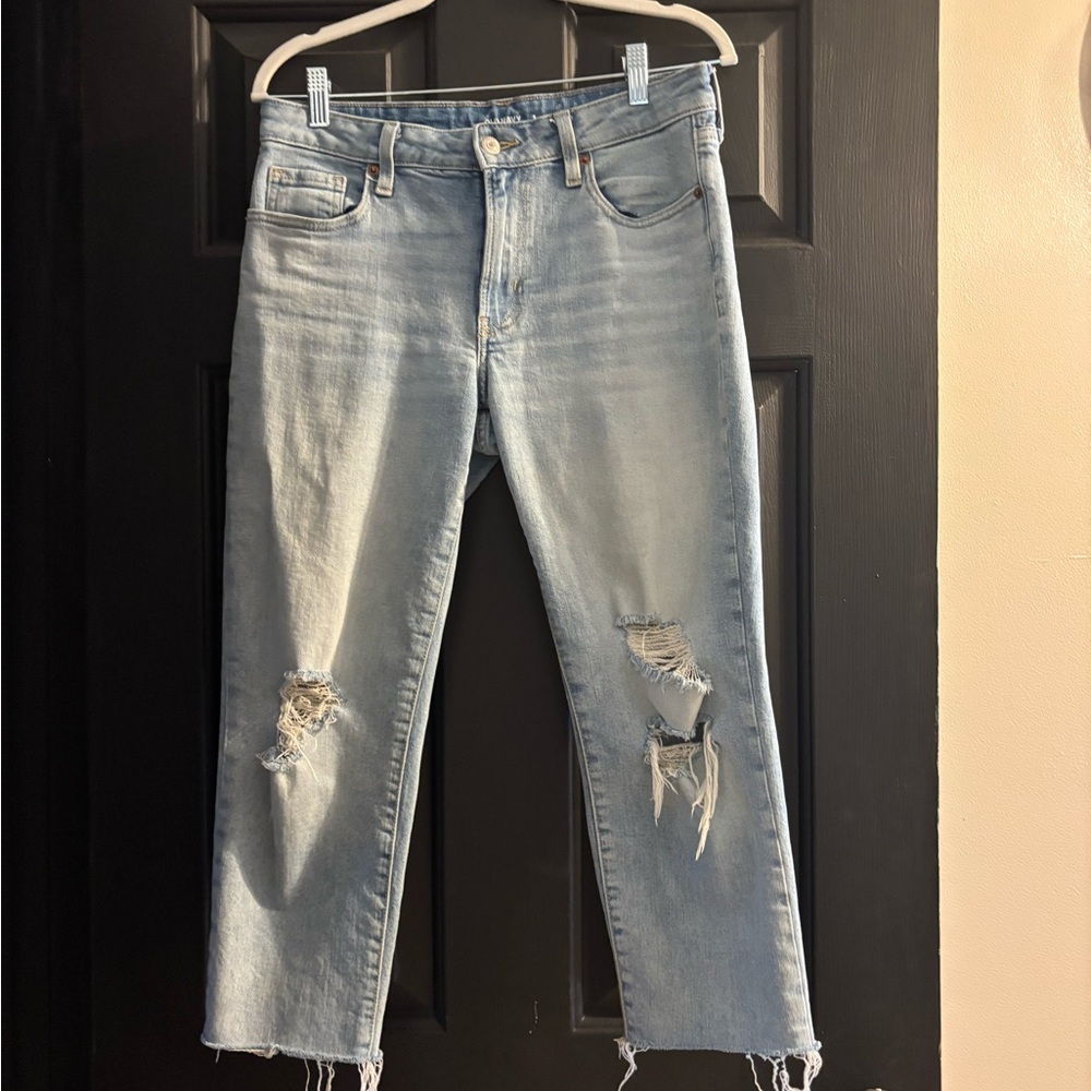 Old Navy Light Blue Distressed Women's Cropped Jeans